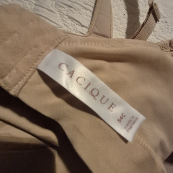 Cacique women's 54C lightly lined no underwire EUC - Picture 4 of 4